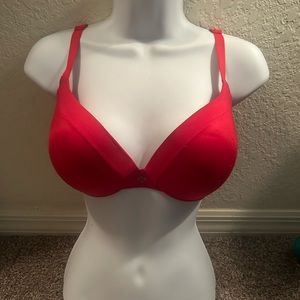 EUC Victoria secret push up bra .”very sexy bra”